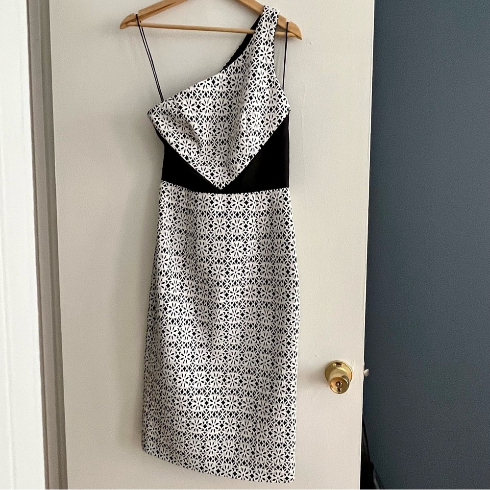 NWT Theia one shoulder midi formal dress